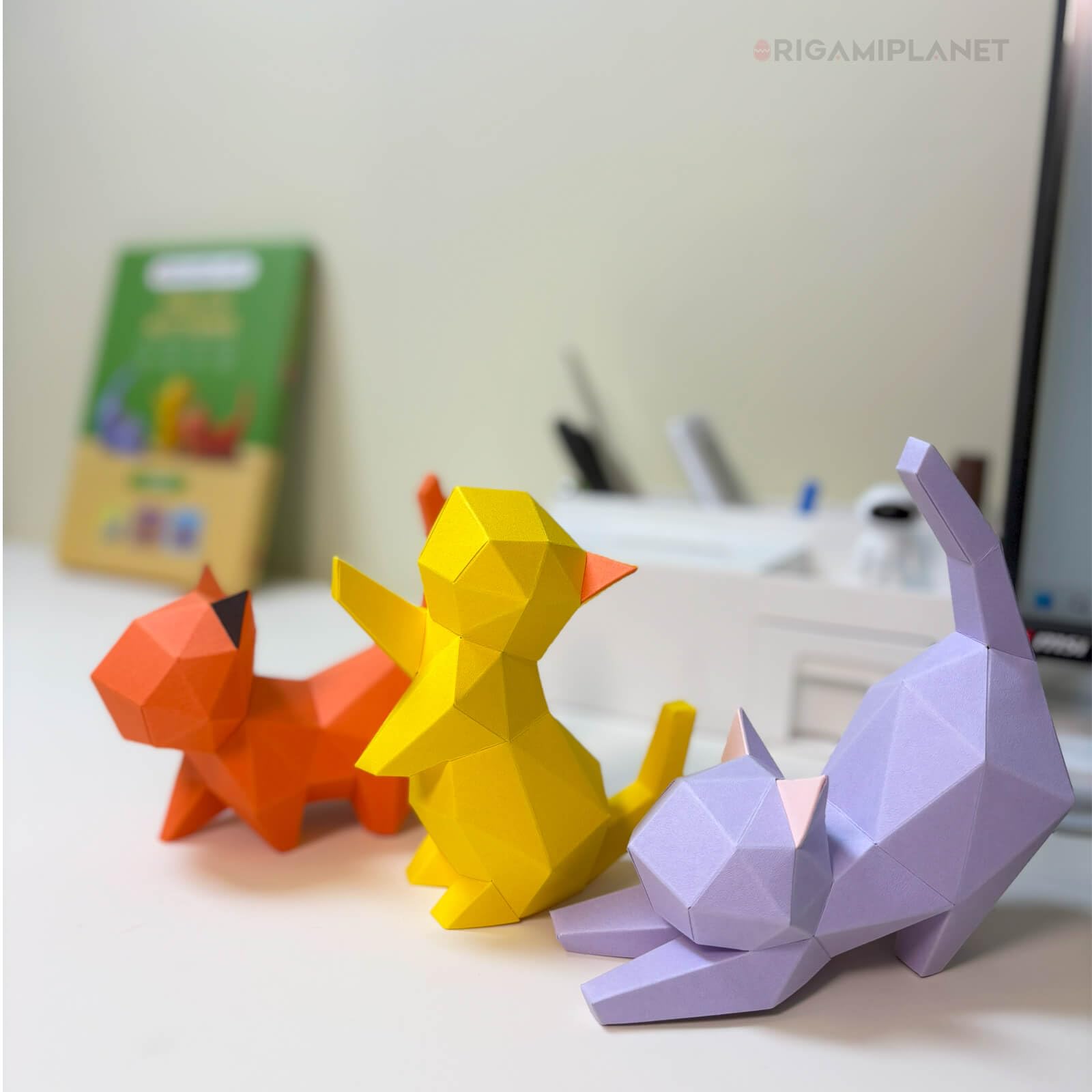 ORIGAMIPLANET Hello Kittens 3D Origami Craft Set
